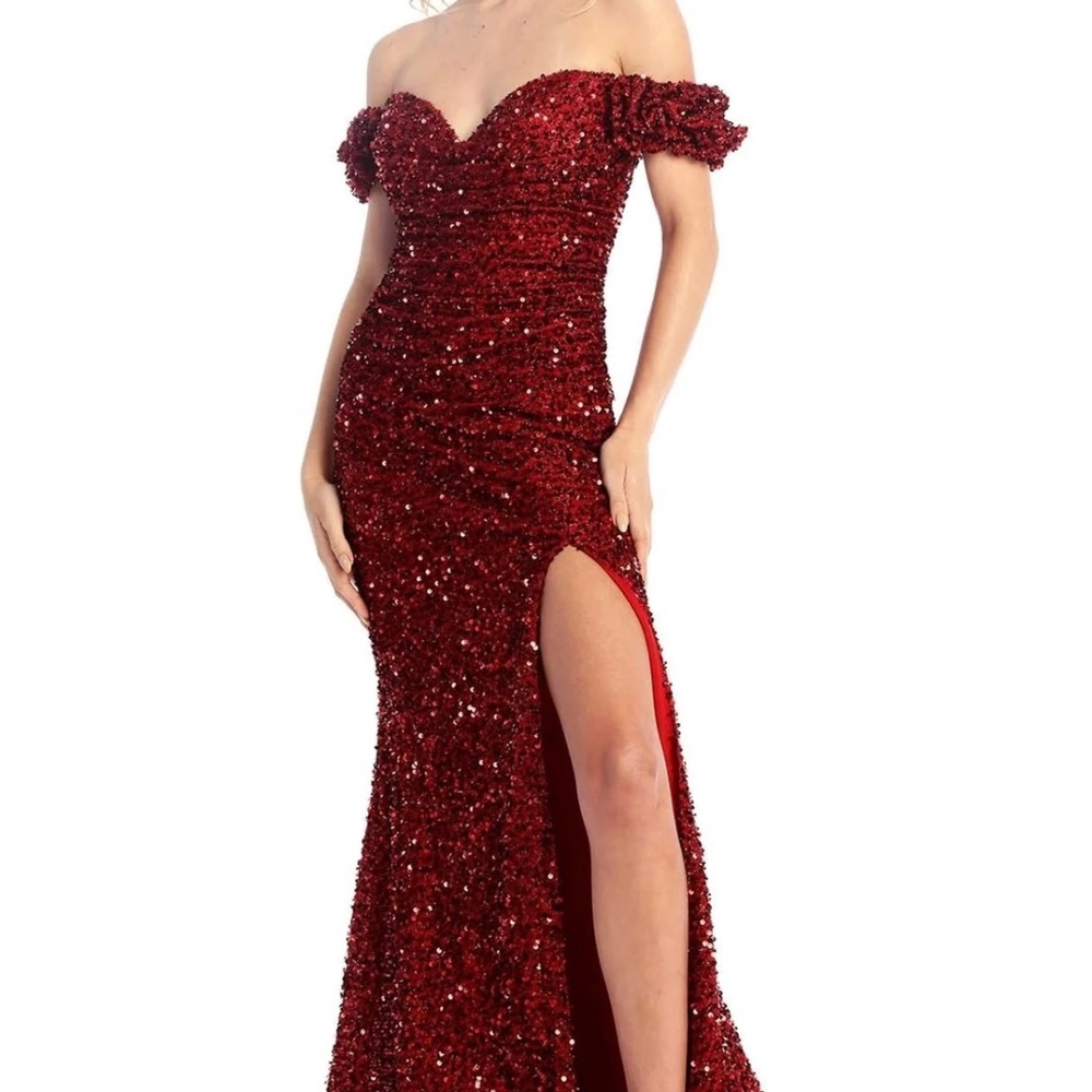 Lovely Floor-length Sleeveless Shimmering Sheath Dress by Anny Lee